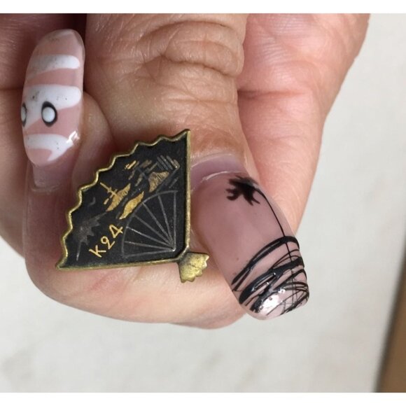 Vintage Women's Japanese Damascene fan K24 Gold Tone Screw Back Earrings - Picture 6 of 6